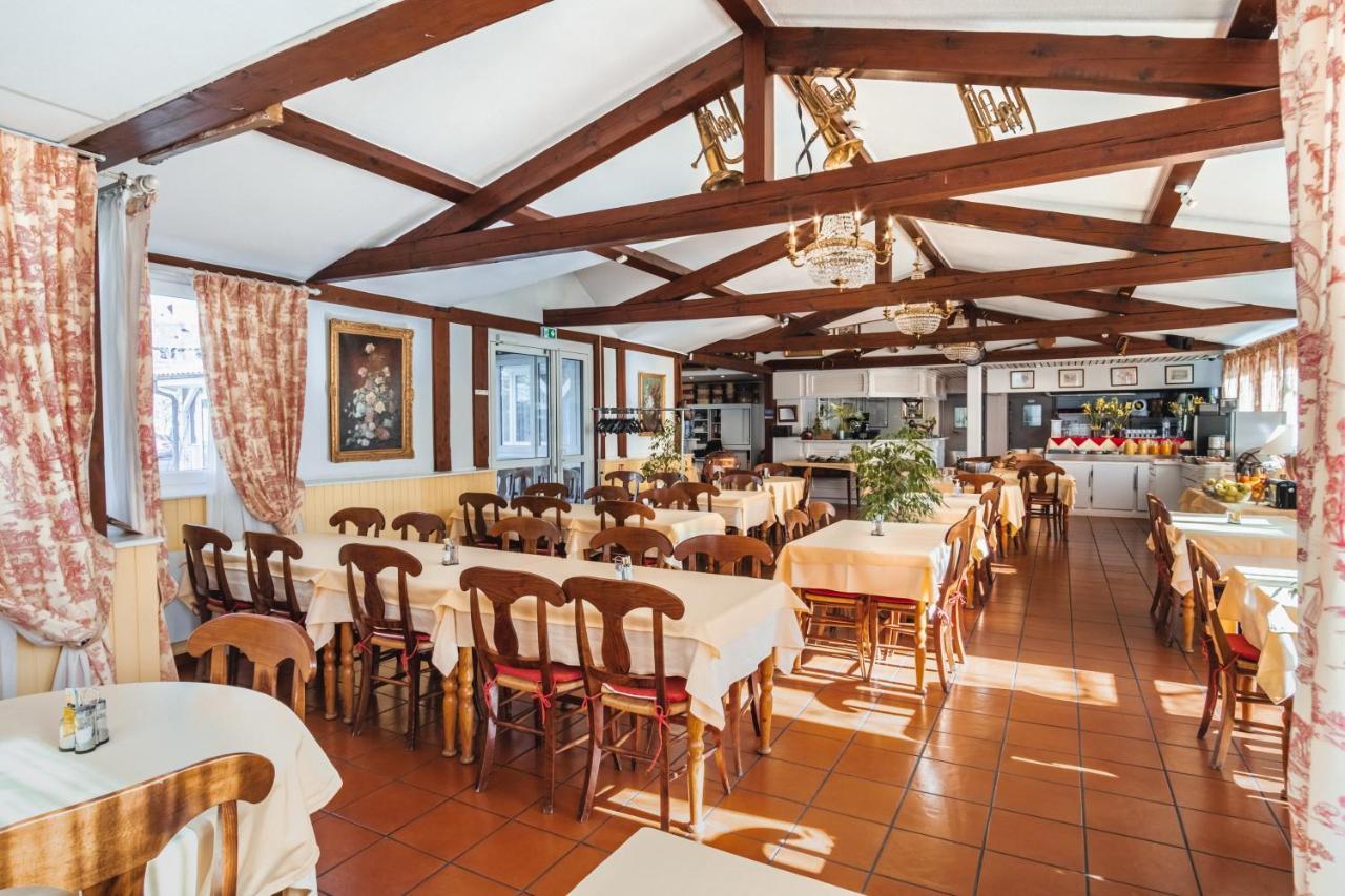 Hotel Strasbourg - Montagne Verte & Restaurant Louisiane Bagian luar foto