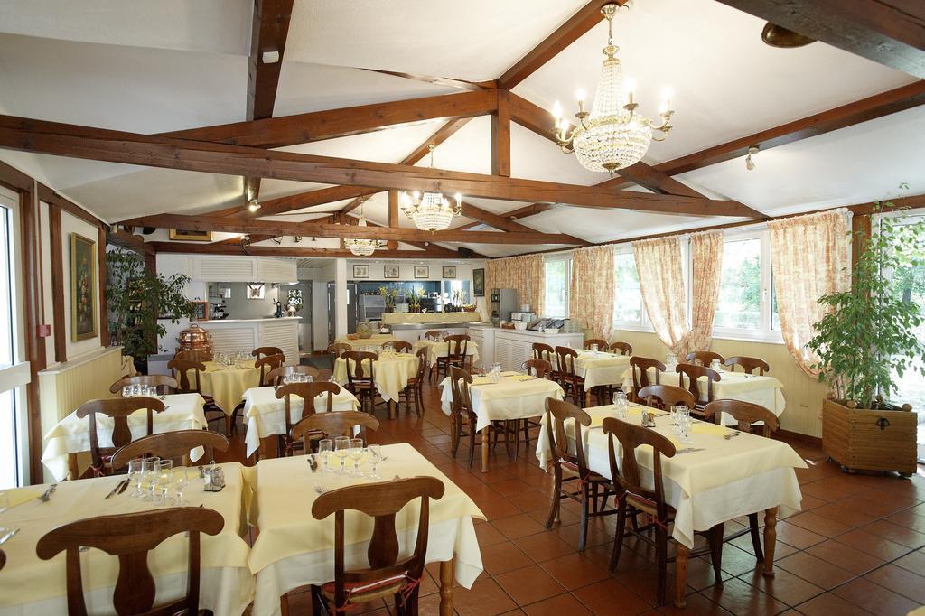 Hotel Strasbourg - Montagne Verte & Restaurant Louisiane Bagian luar foto