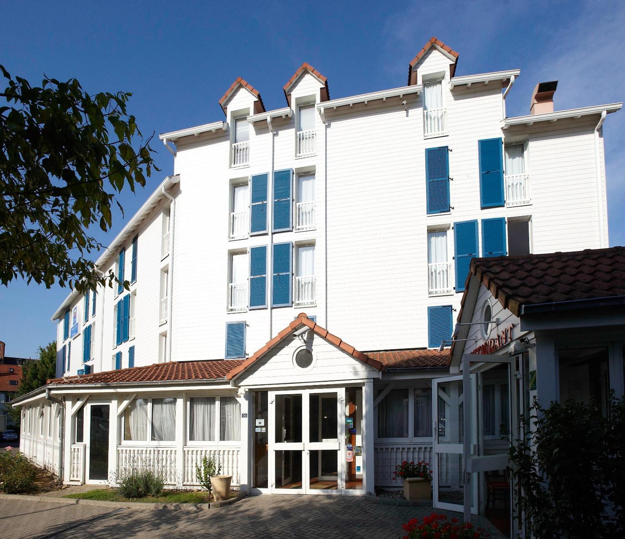Hotel Strasbourg - Montagne Verte & Restaurant Louisiane Bagian luar foto